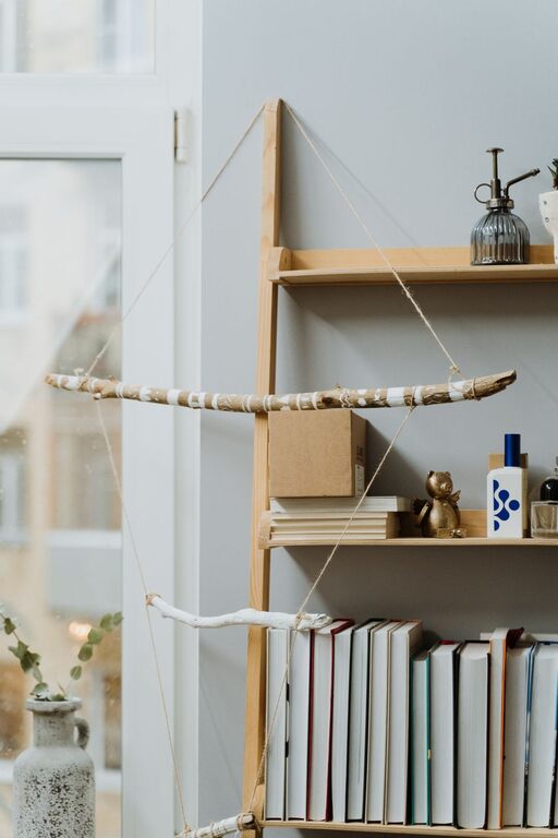 Creative Ways to Organize and Decorate a Small Living Space on a Budget